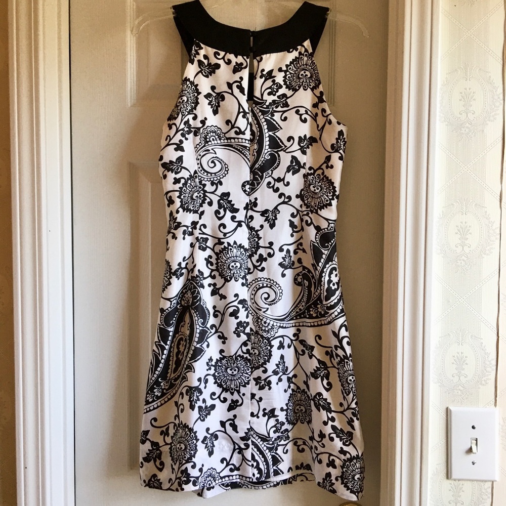 Gorgeous White House Black Market cocktail dress! - Picture 3 of 8